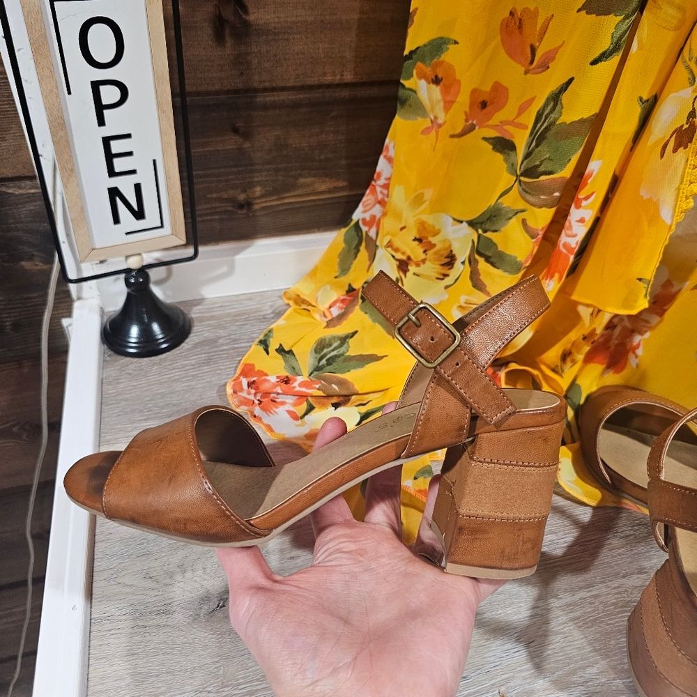 Francescas Block Heels - Picture 4 of 12
